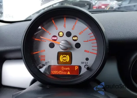 2011 Mini Cooper z USA, uszkodzony, nr VIN WMWSU3C5XBT098295